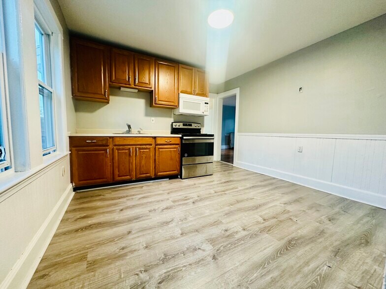 Building Photo - 31 Cummins Hwy