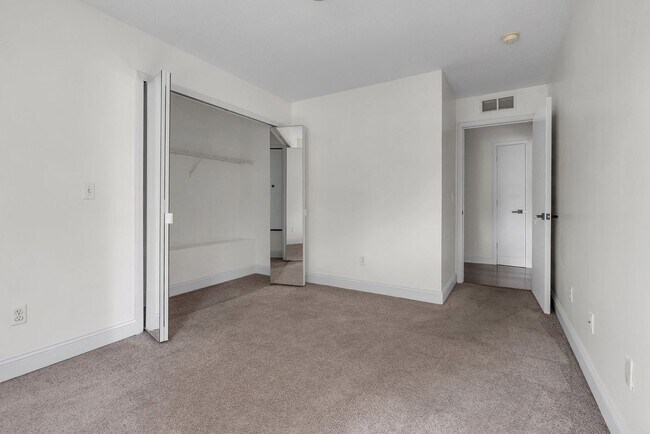 Building Photo - 2592 Eagles Cir