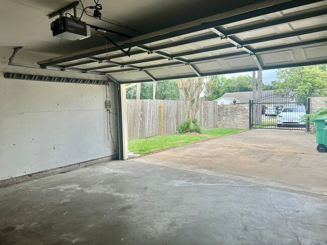 Building Photo - 11538 Neff St
