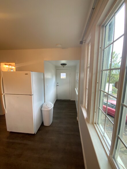 Building Photo - 634 Pacific Ave