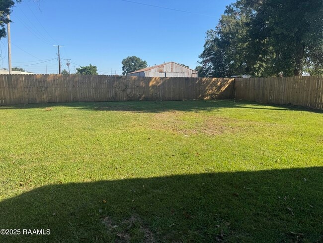Building Photo - 216 Longview Dr