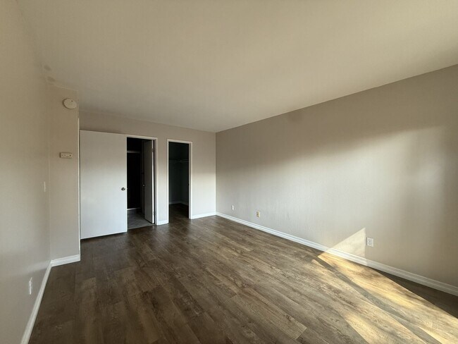 Building Photo - Ground Floor Unit in Santee!