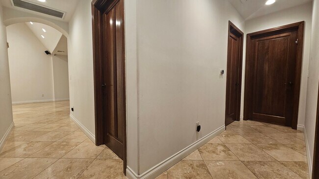 Building Photo - Exquisite 4 Bedroom + Office Single-Level Residence with Pool/BBQ in a Prime South-of-the-Bouleva...