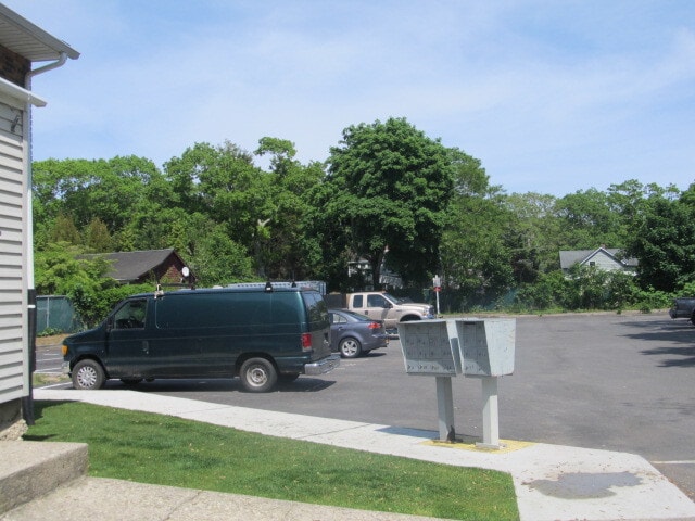 Parking (1) Available - 62 Oak St