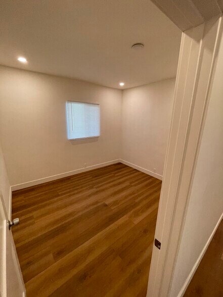 Building Photo - 340 W Alameda Ave