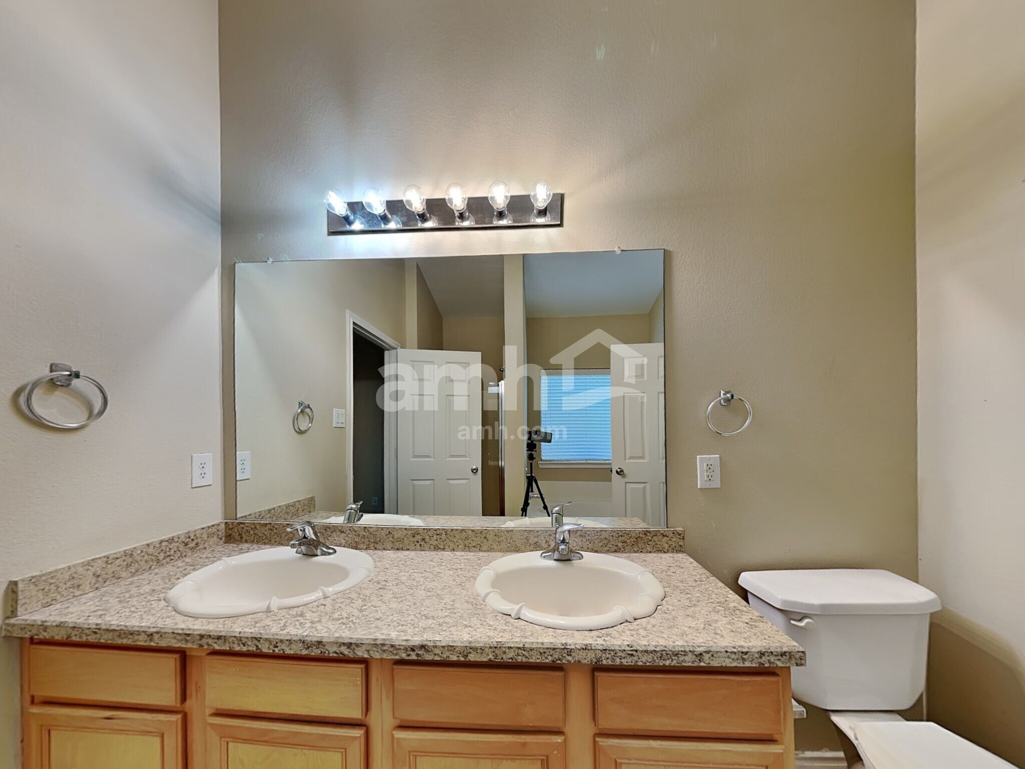 Building Photo - 12724 Ocean Spray Dr