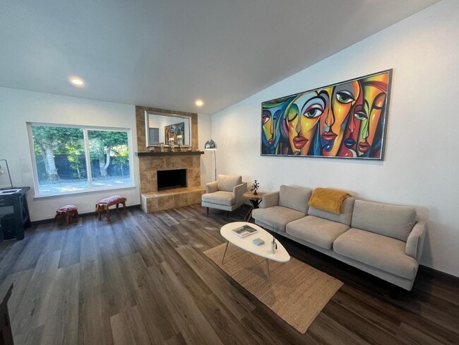 Building Photo - 1233 E Via Escuela