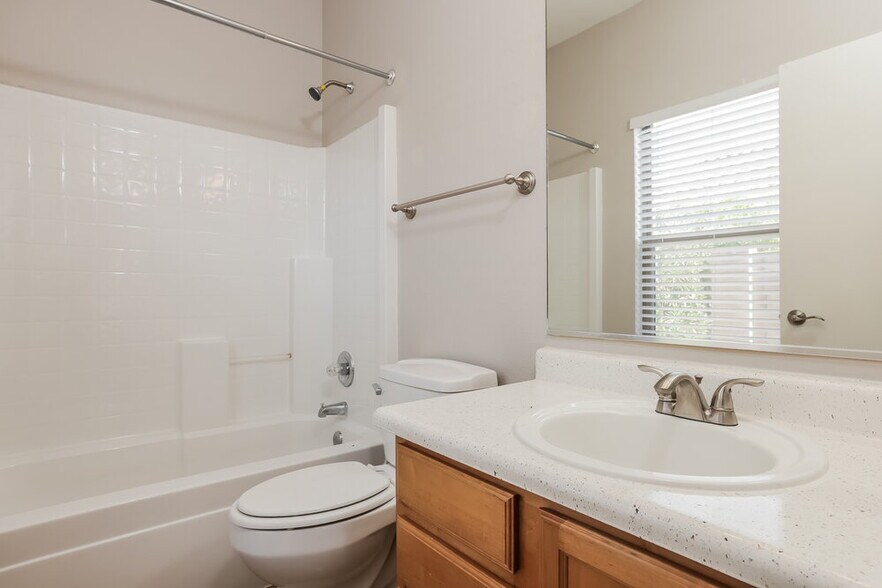 Building Photo - 735 E Michigan Ave