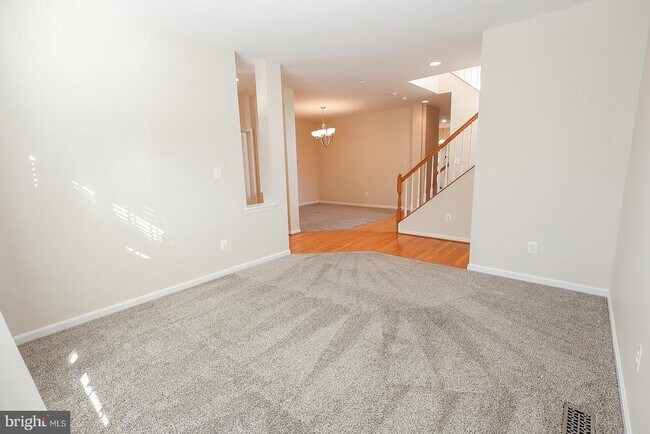 Building Photo - 23305 Hyacinth Ln