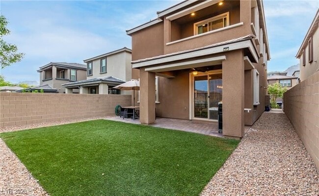 Building Photo - 12556 Skylight View St