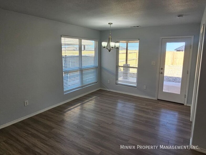 Building Photo - 1637 Wrigley Dr