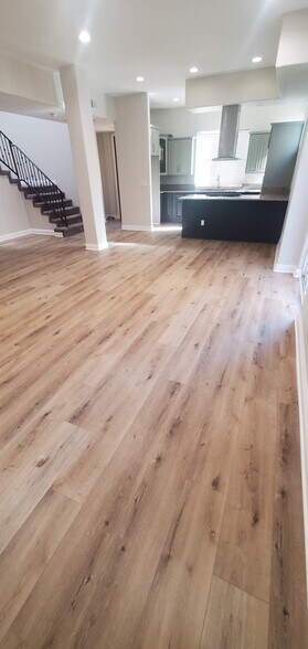 Building Photo - 1614 W 146th St