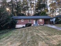 Building Photo - 1915 Fairway Cir NE