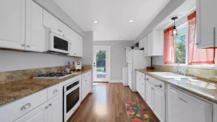 Building Photo - 5230 15th Ave