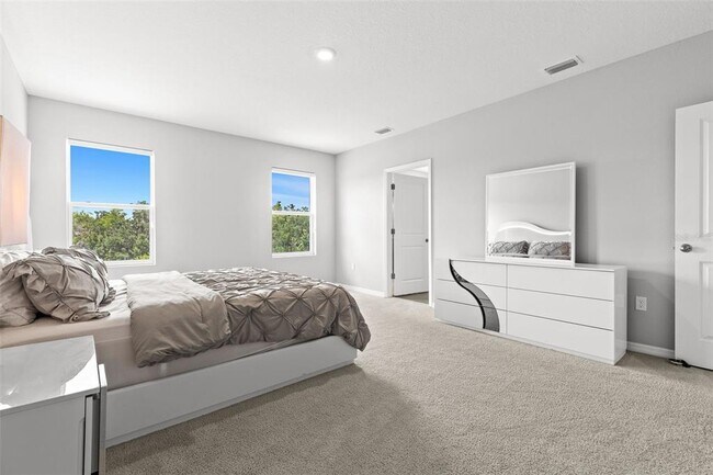 Building Photo - 16980 Oval Rum Dr