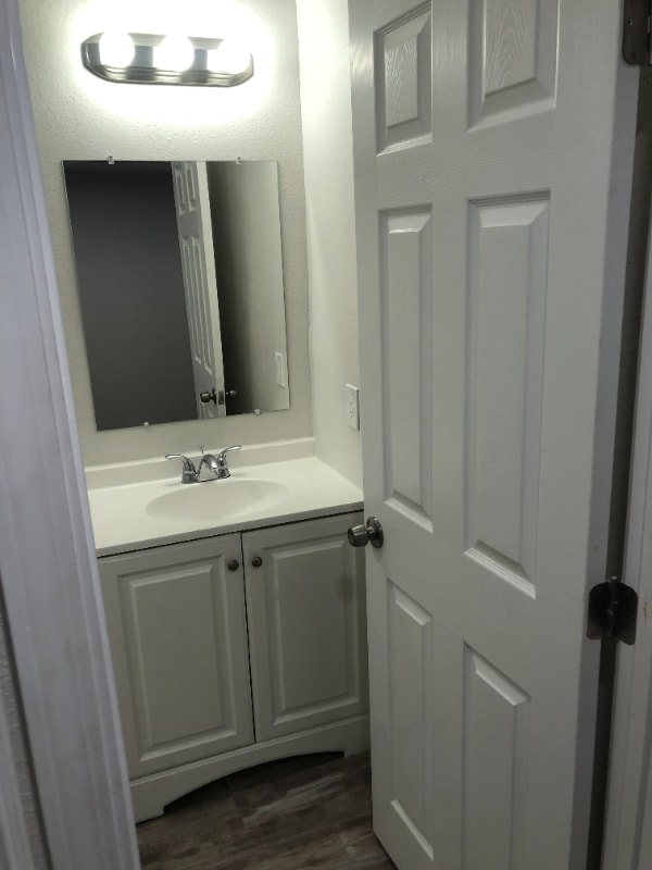 Building Photo - 140 W Upjohn Ave