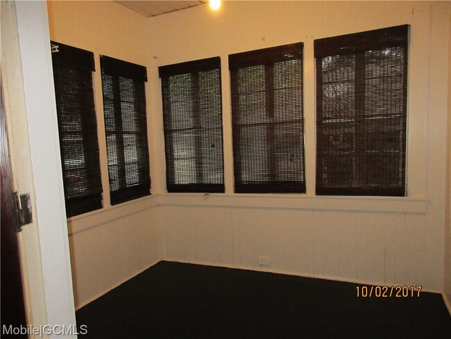 Building Photo - 1576 Dauphin St
