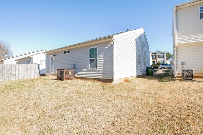 Building Photo - 10437 Hugue Way