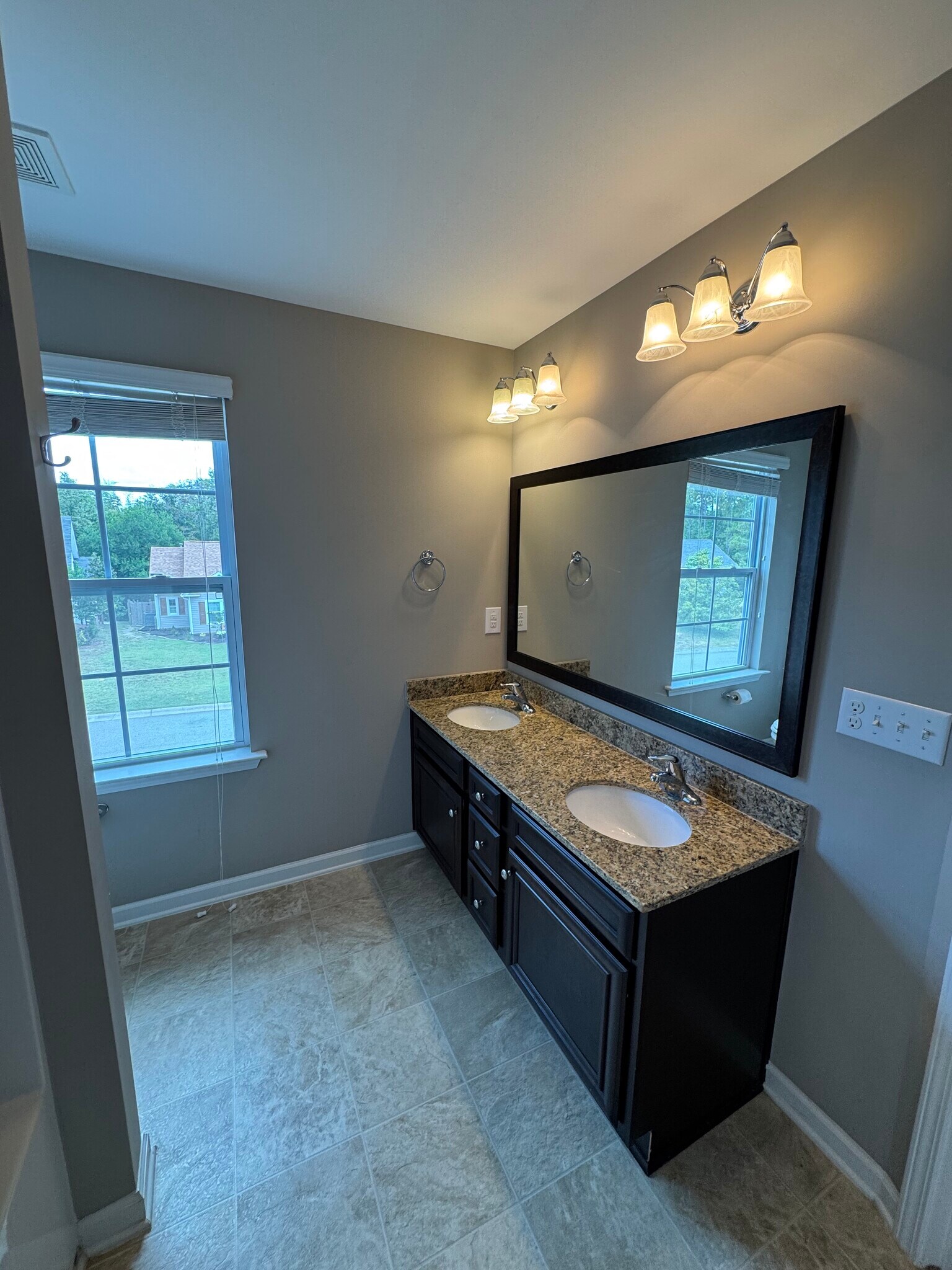 Building Photo - 440 Colony Lakes Dr