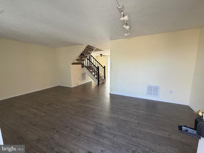 Building Photo - 4715 Still Pl