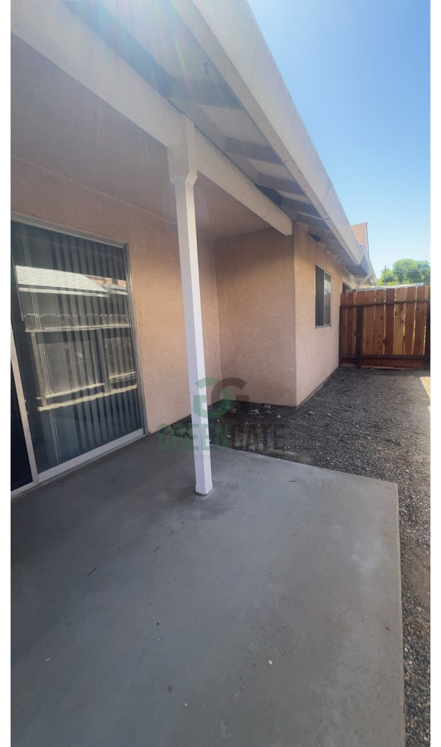 Building Photo - 2 Bedroom/2 Bath Duplex Home Ready in Modesto