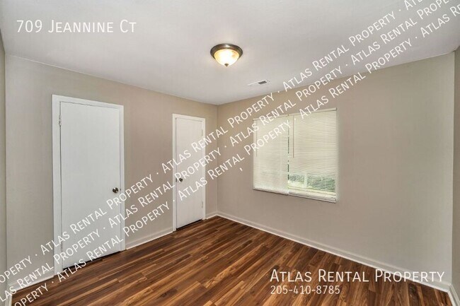 Building Photo - 709 Jeannine Ct