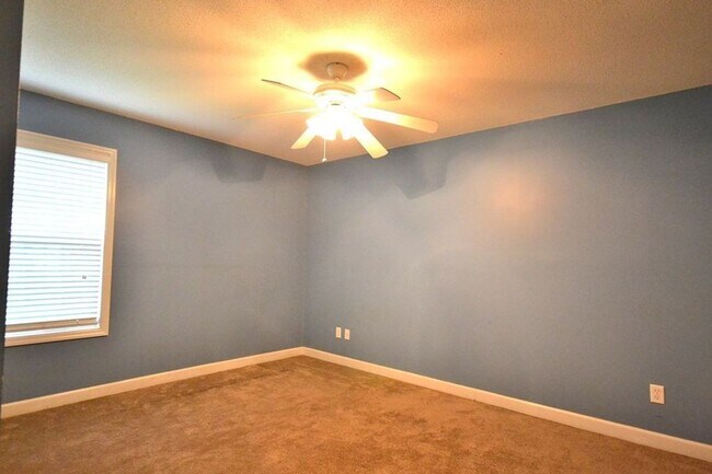 Building Photo - Spacious 3-Bedroom Home with Modern Amenities in Valdosta! Fenced in Backyard!