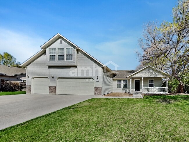 Building Photo - 410 S Saddlerock Ave