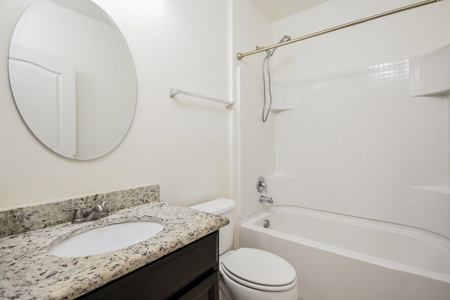 Building Photo - 3725 Ryegrass St