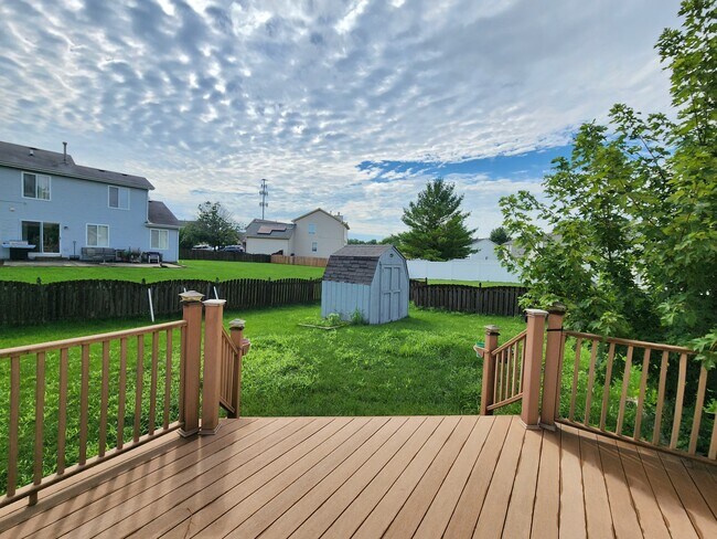 Building Photo - 5512 Stonybrook Dr