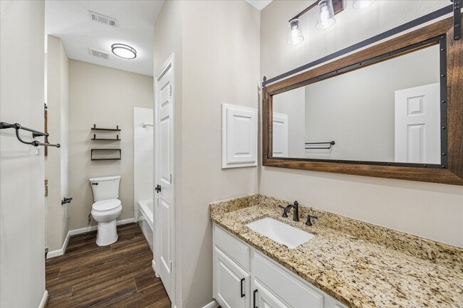 Building Photo - 123 N Concord Forest Cir