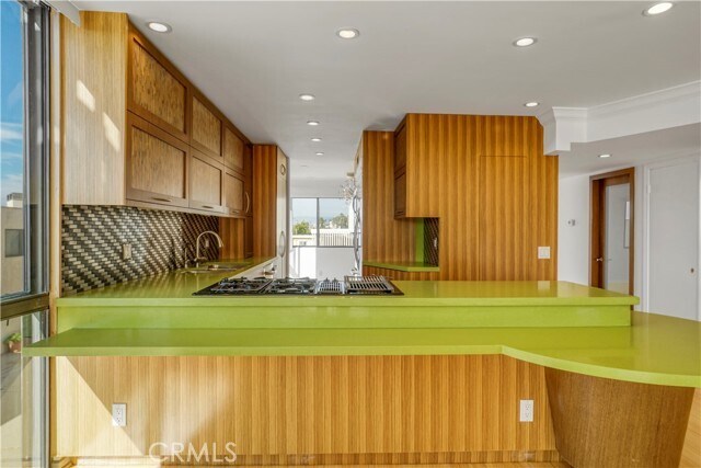 Building Photo - 7301 Vista Del Mar