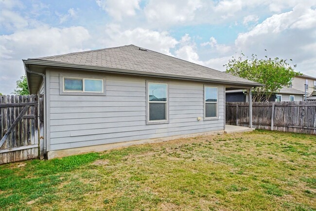 Building Photo - Modern 4-Bed Home with Open Layout in New Braunfels - Realtor Commission: $500
