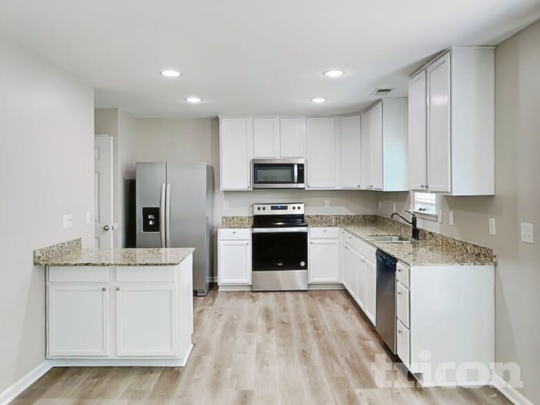 Building Photo - 241 Saskatoon Dr