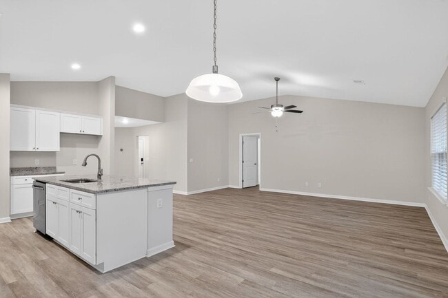 Building Photo - Modern Home near Pooler with Savannah Charm