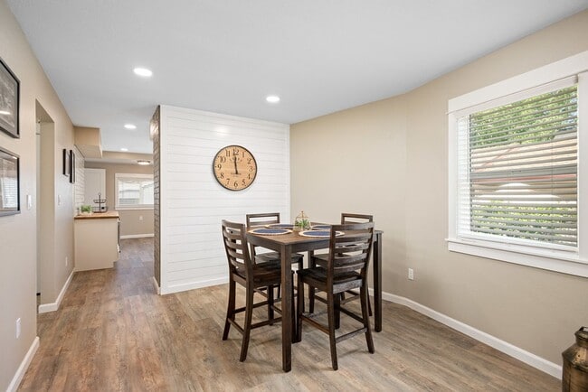 Building Photo - 3233 SE 51st Ave