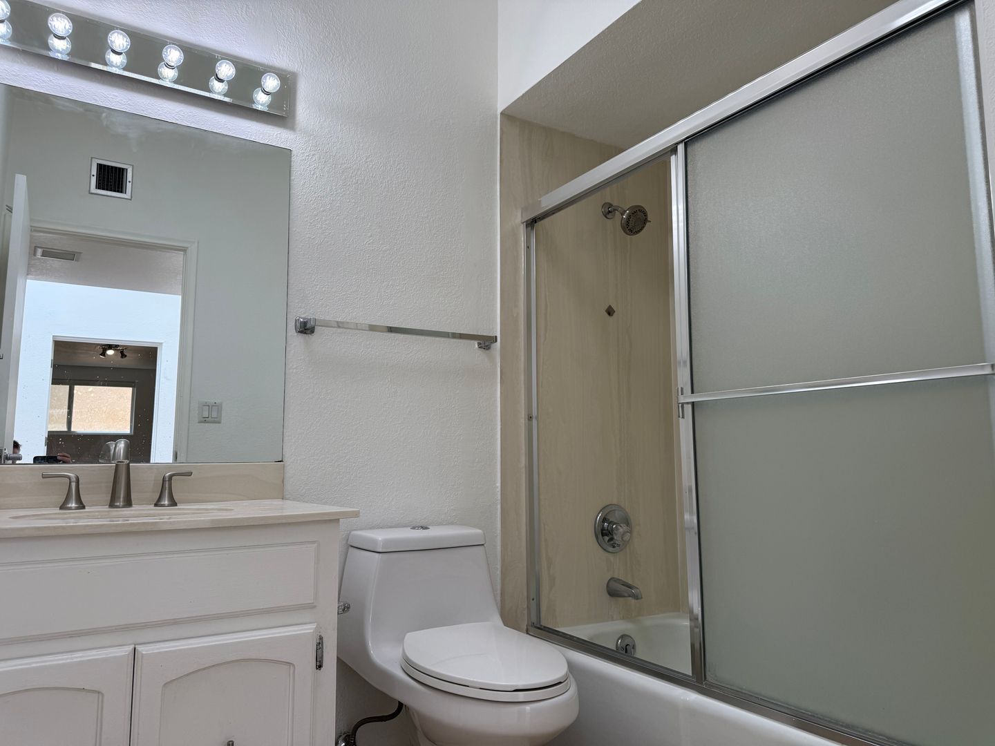 Building Photo - 639 N Richey Blvd