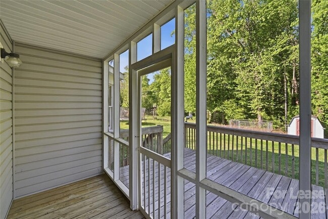 Building Photo - 319 Deep Forest Ct