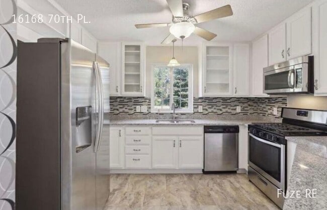 Building Photo - 16168 70th Pl N