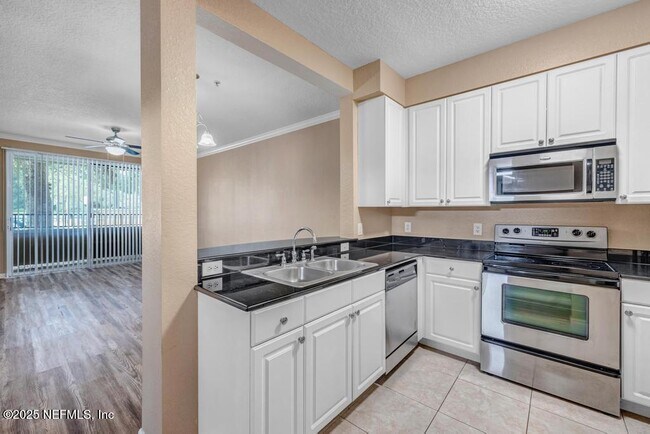 Building Photo - 8539 Gate Pkwy W