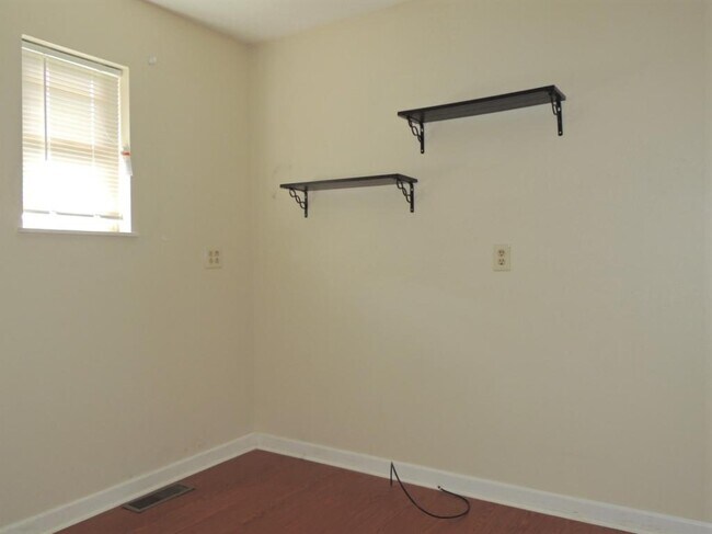 Building Photo - 2884 Blue Ridge Dr