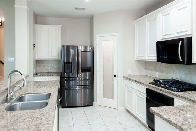 Building Photo - 410 Blossomwood Dr