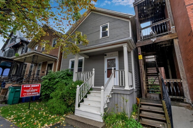 Building Photo - 105 Mariner St