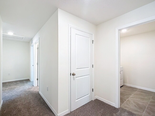 Building Photo - 5 Bedrooms Under $2,400/Month | Resort-Style Pool | Washer & Dryer Included