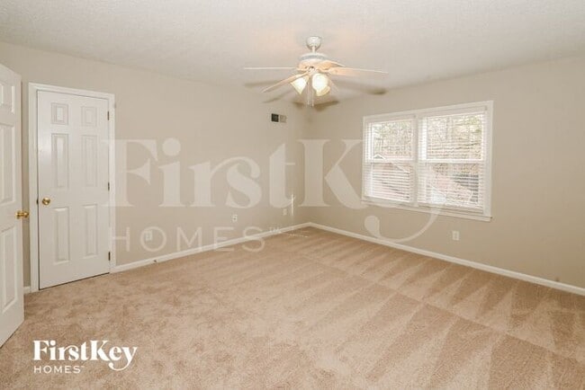 Building Photo - 6831 Van De Rohe Dr