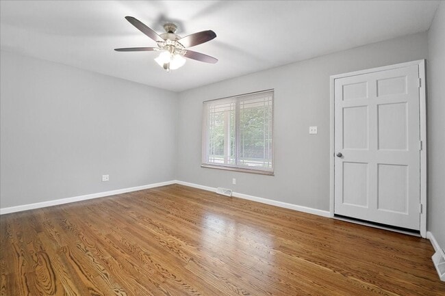 Building Photo - 113 Roland Ave