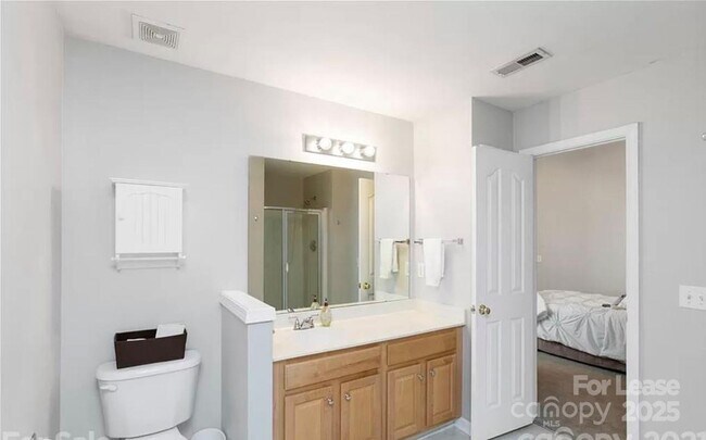 Building Photo - 17047 Commons Creek Dr