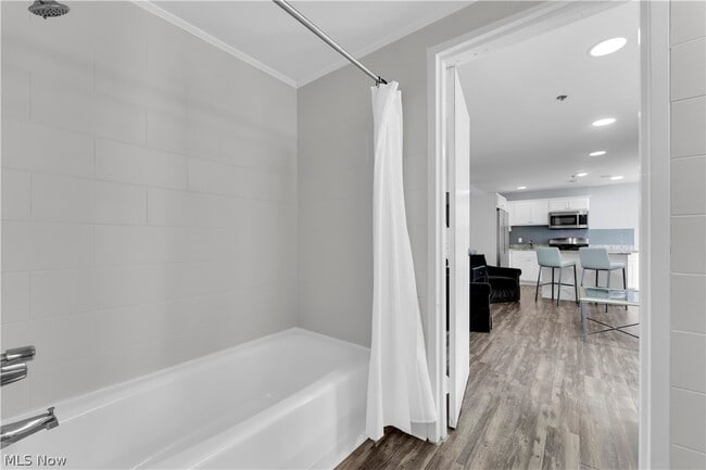 Building Photo - 797 E Market St