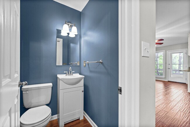 Building Photo - Pet Friendly Three Bedroom!