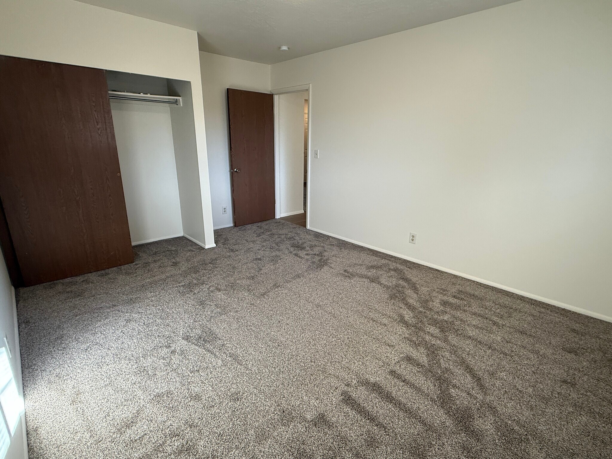 Building Photo - 3943 S 700 W